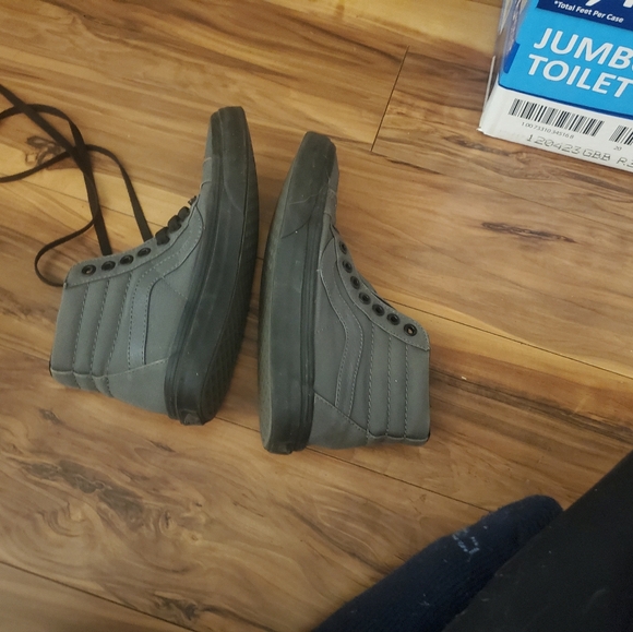 Vans - Picture 7 of 7